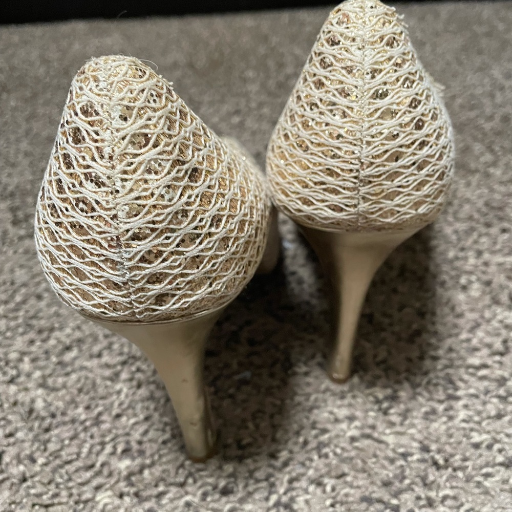 Audrey Brooke Gold Heels - Picture 6 of 6